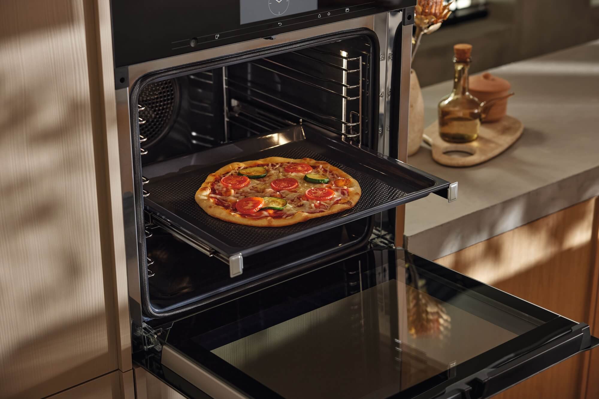 Miele-Backofen-H-2465-B-ACTIVE-eingebaut