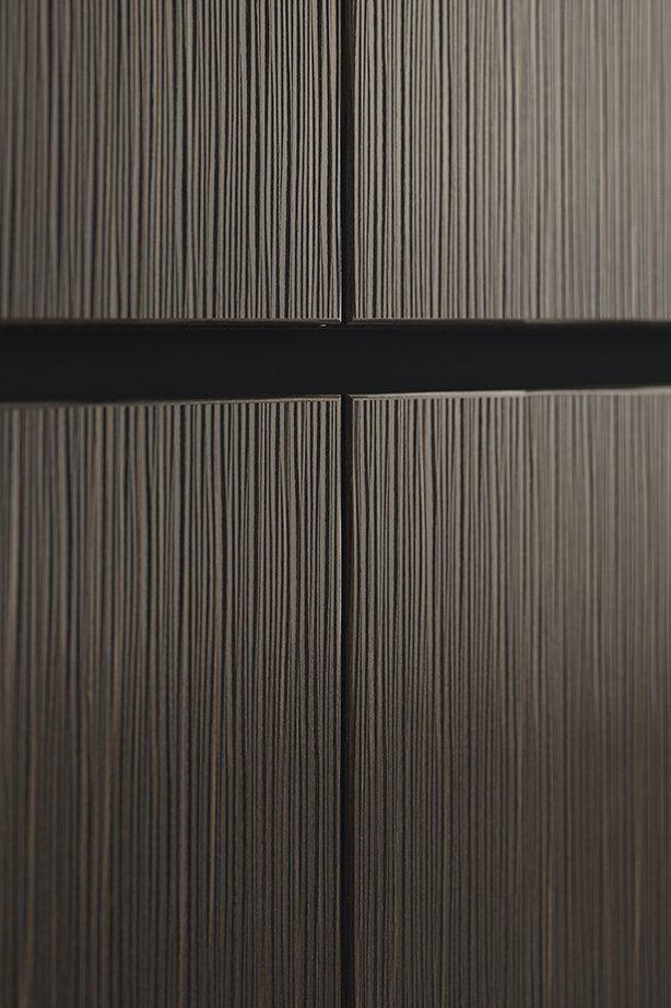 Häcker Designküche Blackwood Bronze: Fronten aus Echtholzfurnier Blackwood mit Kehlleiste